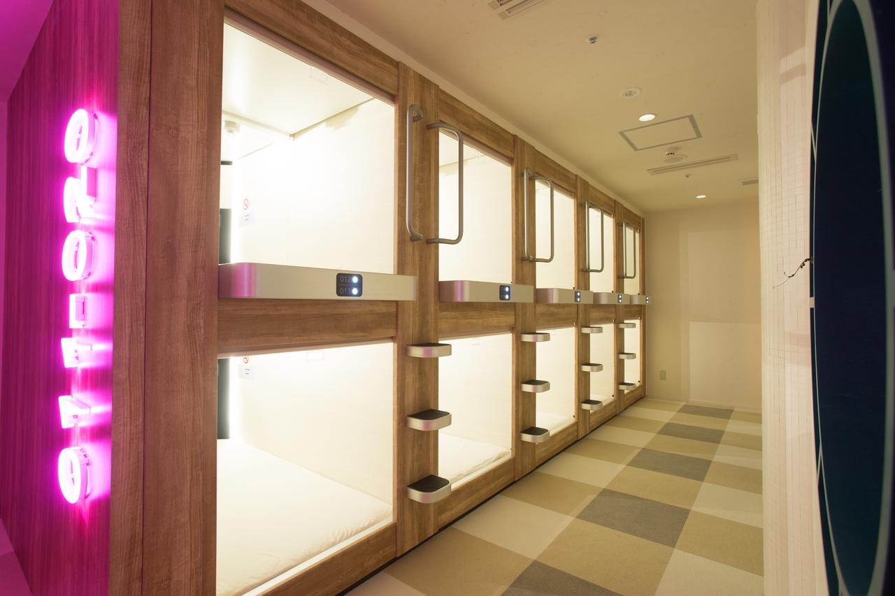 New Japan Lady'S Capsule Hotel Osaka Eksteriør billede